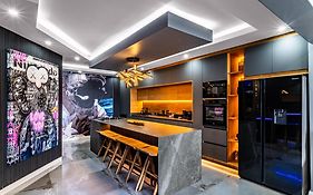 Modern Chic Beachfront Apartment